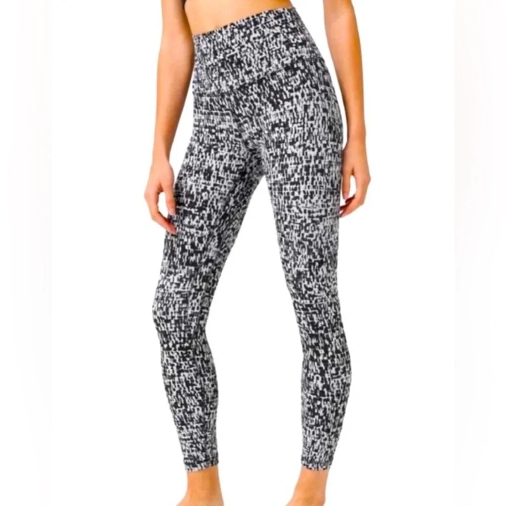 Lululemon🍋Align Pant II 25" - Picture 2 of 8